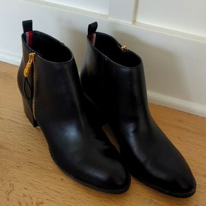 Tommy Hilfiger black ankle booties